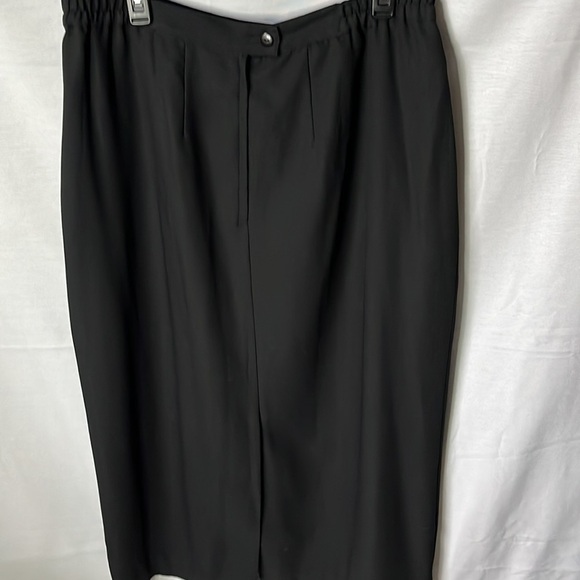 Maxi Skirt Black Beaded waist lined - Picture 4 of 12